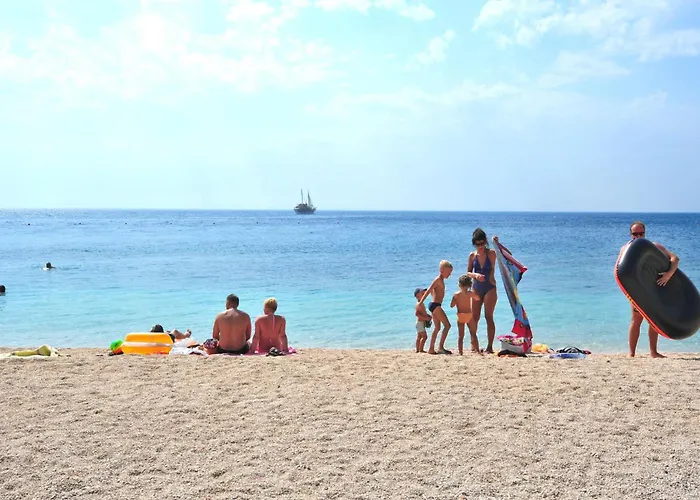 With Sea View V * Jesenice (Split-Dalmatia)